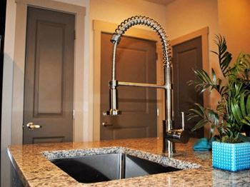 Under-mount stainless kitchen sinks w/extendable gooseneck faucets